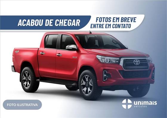 TOYOTA HILUX 2.8 D-4D TURBO DIESEL CD SRV 4X4 AUTOMÁTICO